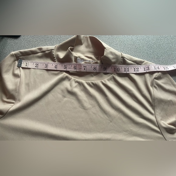 House Of Harlow 1960 Beige Nude Ribbed Mock Neck Top Size XL - Picture 10 of 14